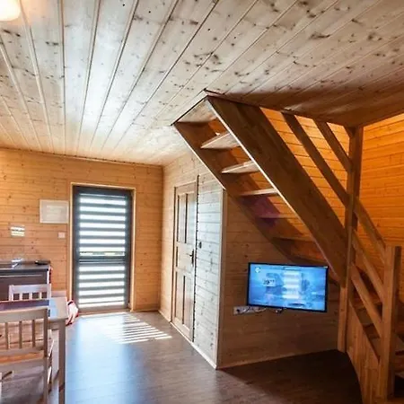 Two-storey Cottages, Ple Na *